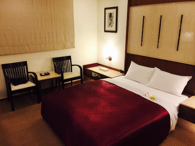 เขา หยวน โฮเต็ล - จงซาน Hotel ไถจง ภายนอก รูปภาพ