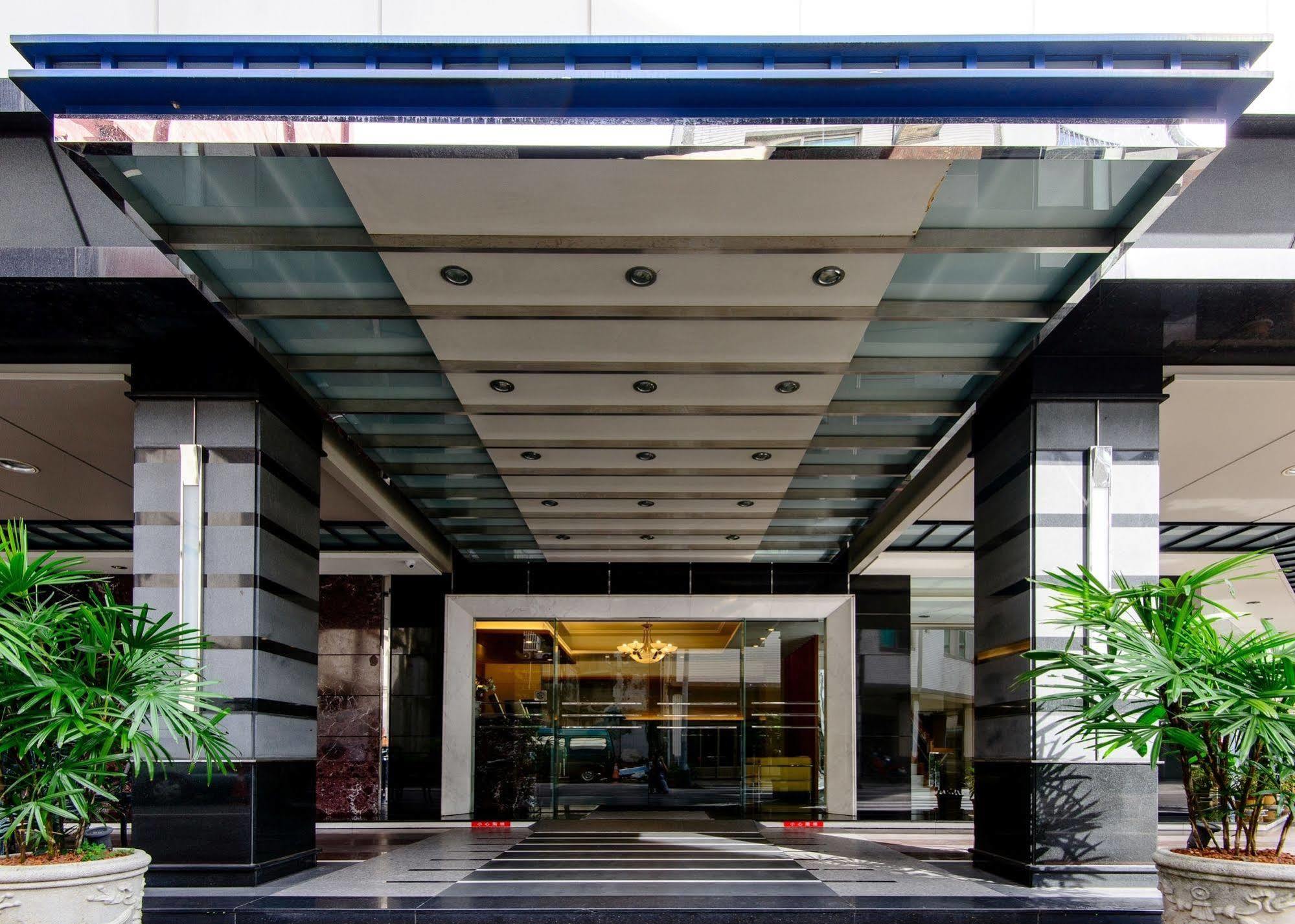 เขา หยวน โฮเต็ล - จงซาน Hotel ไถจง ภายนอก รูปภาพ