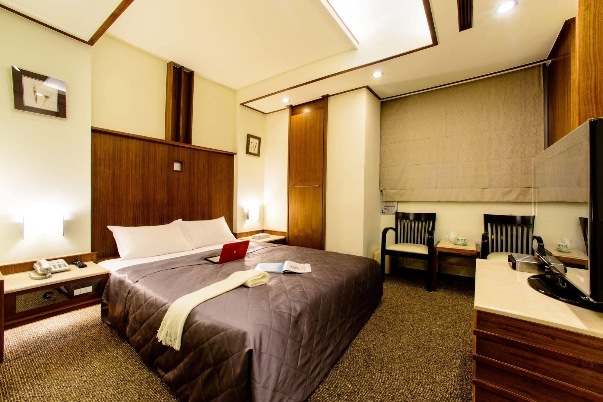 เขา หยวน โฮเต็ล - จงซาน Hotel ไถจง ภายนอก รูปภาพ